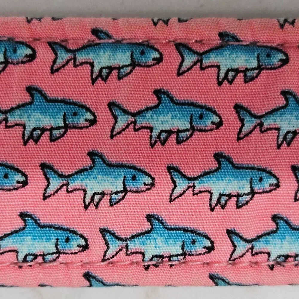 Vineyard Vines Pink Blue Shark Print Cotton Belt Size Medium Silver Buckle